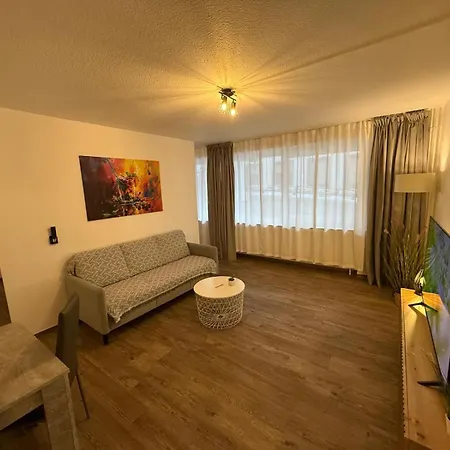 Apartment Moderne In Nr 5 - Sehr Zentral Gelegen